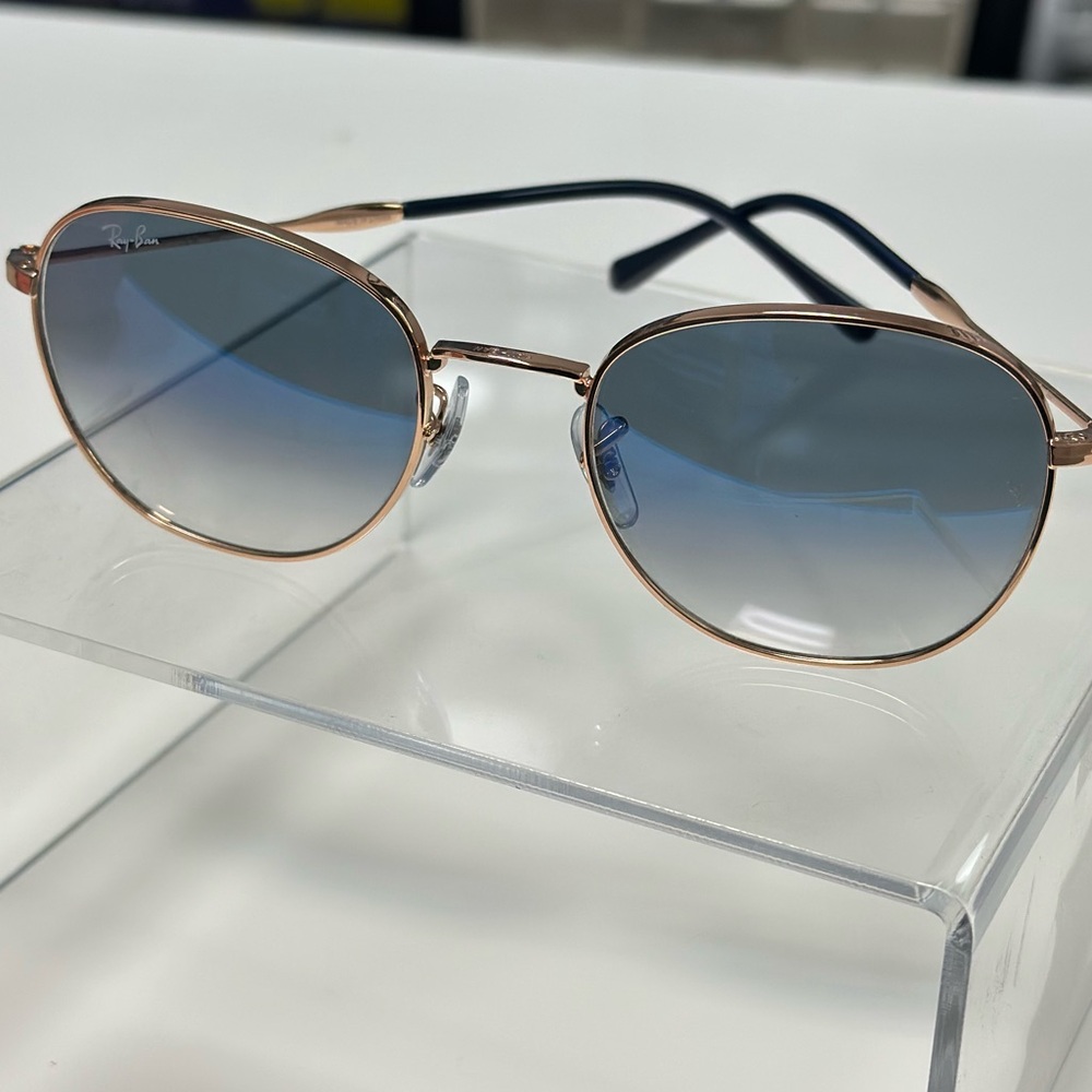 RayBan RB3809